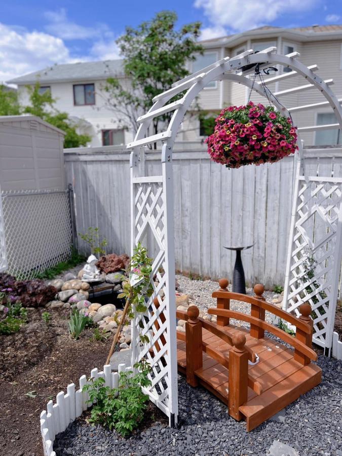 Calgary Elegant Best Garden Suite Close Lrt&Uc& Free Parking 外观 照片